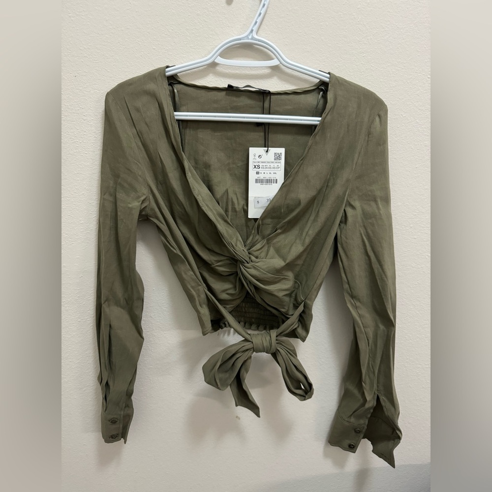 NWT ZARA - Long Sleeve Tie Back Crop Top